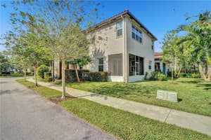 5216 Falcon Trl, Davie, FL 33314, Sold 01/14/22