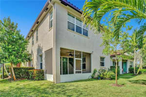 5216 Falcon Trl, Davie, FL 33314, Sold 01/14/22