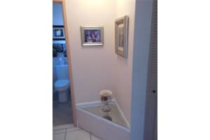 300 NE 14th Ave, Hallandale Beach, FL 33009, Sold 12/28/21