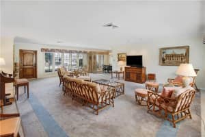 14 Cayuga Rd, Sea Ranch Lakes, FL 33308, Sold 01/07/22