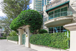 411 N New River Dr E # V-2, Fort Lauderdale, FL 33301, Sold 03/07/22