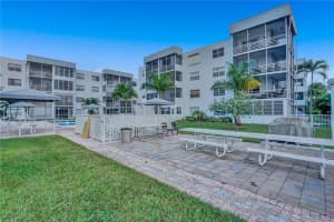 3000 Sunrise Lakes Dr E, Sunrise, FL 33322, Sold 02/18/22
