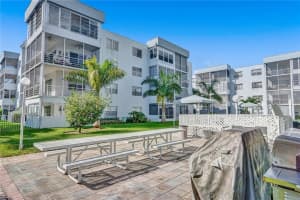 3000 Sunrise Lakes Dr E, Sunrise, FL 33322, Sold 02/18/22