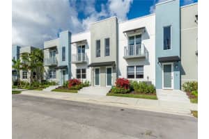 425 NE 35th Ct Unit 2, Oakland Park, FL 33334, Sold 05/11/22