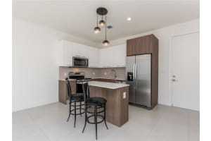 425 NE 35th Ct Unit 2, Oakland Park, FL 33334, Sold 05/11/22