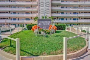 201 N Riverside Dr, Pompano Beach, FL 33062, Sold 04/22/22