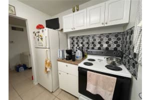 4760 NW 24th Ct APT B118, Lauderdale Lakes, FL 33313, Sold 09/23/22