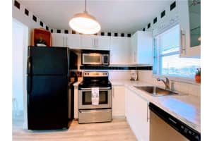 809 W Oakland Park Blvd APT J11, Wilton Manors, FL 33311, Sold 02/03/22