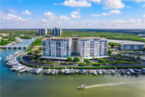 13105 Vanderbilt Dr, Naples, FL 34110, Sold 01/31/22