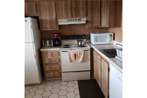 7980 NW 50th St, Lauderhill, FL 33351, Sold 02/11/22