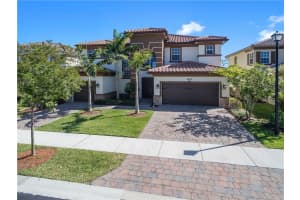 9860 Lakeview Ln, Parkland, FL 33076, Sold 05/27/22