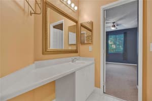 6960 SW 39th St APT E301, Davie, FL 33314, Sold 01/26/22