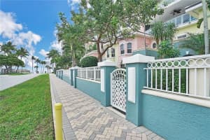 2051 SE 3rd St, Deerfield Beach, FL 33441, Sold 02/07/22