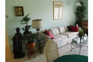 700 NE 14th Ave, Hallandale Beach, FL 33009, Sold 03/15/22