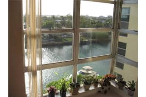 9800 W Bay Harbor Dr, Bay Harbor Islands, FL 33154, Sold 04/12/22