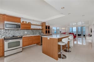 121 Golden Isles Dr, Hallandale Beach, FL 33009, Sold 04/01/22