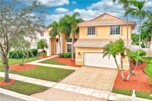 326 SW 185th Terrace, Pembroke Pines, FL 33029, Sold 04/06/22