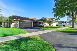 5622 SW 88th Terrace, Cooper City, FL 33328, Sold 02/04/22