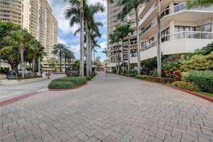 20185 E Country Club Dr, Aventura, FL 33180, Sold 03/03/22