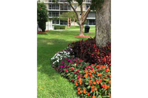 810 SE 7th St, Deerfield Beach, FL 33441, Sold 02/21/22