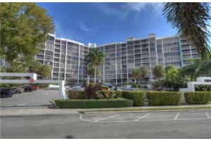400 Leslie Dr, Hallandale Beach, FL 33009, Sold 03/25/22