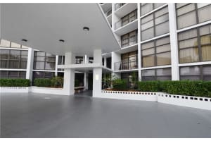 400 Leslie Dr, Hallandale Beach, FL 33009, Sold 03/25/22