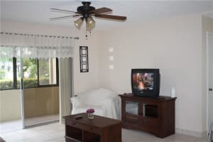 2705 S Oakland Forest Dr, Oakland Park, FL 33309, Sold 09/02/22