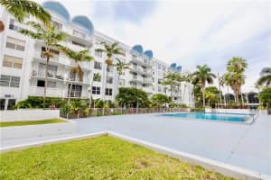 486 NW 165th St, Miami, FL 33169, Sold 02/17/22