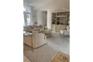 10327 NW 50th St, Coral Springs, FL 33076, Sold 04/11/22