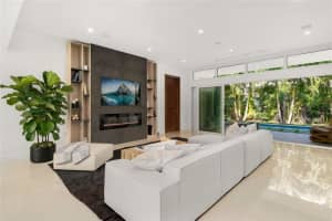 865 W 47th St, Miami Beach, FL 33140, Sold 02/17/22