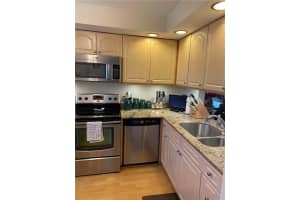 8826 W McNab Rd, Tamarac, FL 33321, Sold 04/13/22