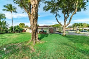 10360 NW 42nd Dr, Coral Springs, FL 33065, Sold 03/02/22