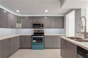 650 Tennis Club Dr, Fort Lauderdale, FL 33311, Sold 02/17/22