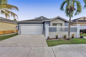 190 E Riverbend Dr, Sunrise, FL 33326, Sold 03/24/22