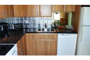 700 NE 14th Ave, Hallandale Beach, FL 33009, Sold 04/15/22