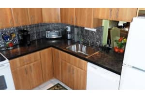 700 NE 14th Ave, Hallandale Beach, FL 33009, Sold 04/15/22