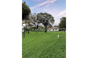2740 S Oakland Forest Dr, Oakland Park, FL 33309, Sold 02/15/22