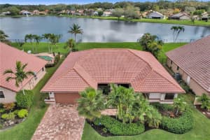 1700 W Oak Knoll Cir, Davie, FL 33324, Sold 03/28/22