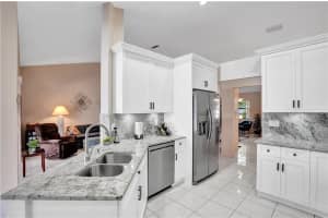 1700 W Oak Knoll Cir, Davie, FL 33324, Sold 03/28/22