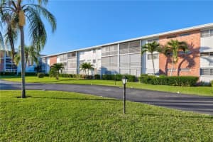 25 SE 13th St APT B2, Boca Raton, FL 33432, Sold 03/24/22