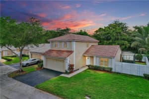 9524 NW 9th Ct, Plantation, FL 33324, Sold 02/15/22