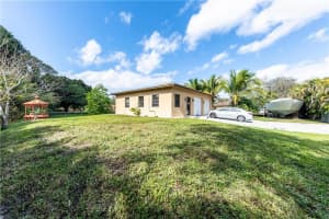 13602 SW 24th St, Davie, FL 33325, Sold 04/05/22