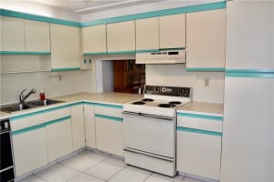 4975 E Sabal Palm Blvd, Tamarac, FL 33319, Sold 05/27/22