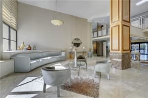 600 Parkview Dr APT 511, Hallandale Beach, FL 33009, Sold 03/29/22