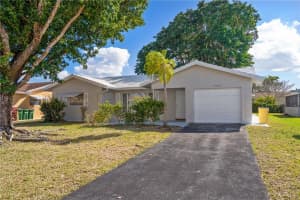 10208 NW 83rd St, Tamarac, FL 33321, Sold 03/25/22