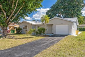 10208 NW 83rd St, Tamarac, FL 33321, Sold 03/25/22