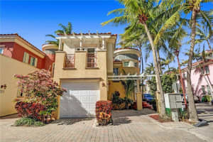 18390 NE 30th Pl, North Miami Beach, FL 33160, Sold 02/24/22