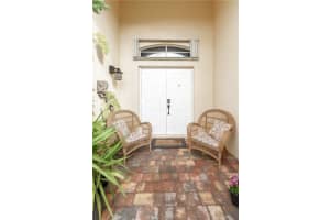 1302 Windsor Ln, Weston, FL 33327, Sold 03/18/22
