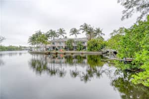 2000 Riverside Pl APT 3, Wilton Manors, FL 33305, Sold 04/04/22