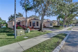 11781 SW 7th St, Pembroke Pines, FL 33025, Sold 02/25/22